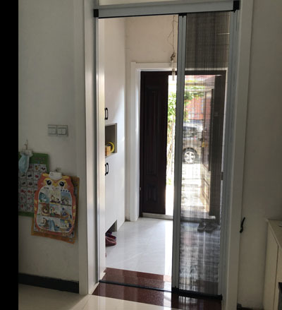 邢臺客戶自己安裝隱形無軌紗門 邢臺客戶自己安裝隱形無軌紗門